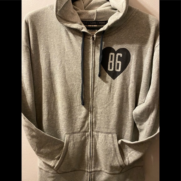 Pink Victoria’s Secret sweatsuit in Used Condition - Picture 5 of 11